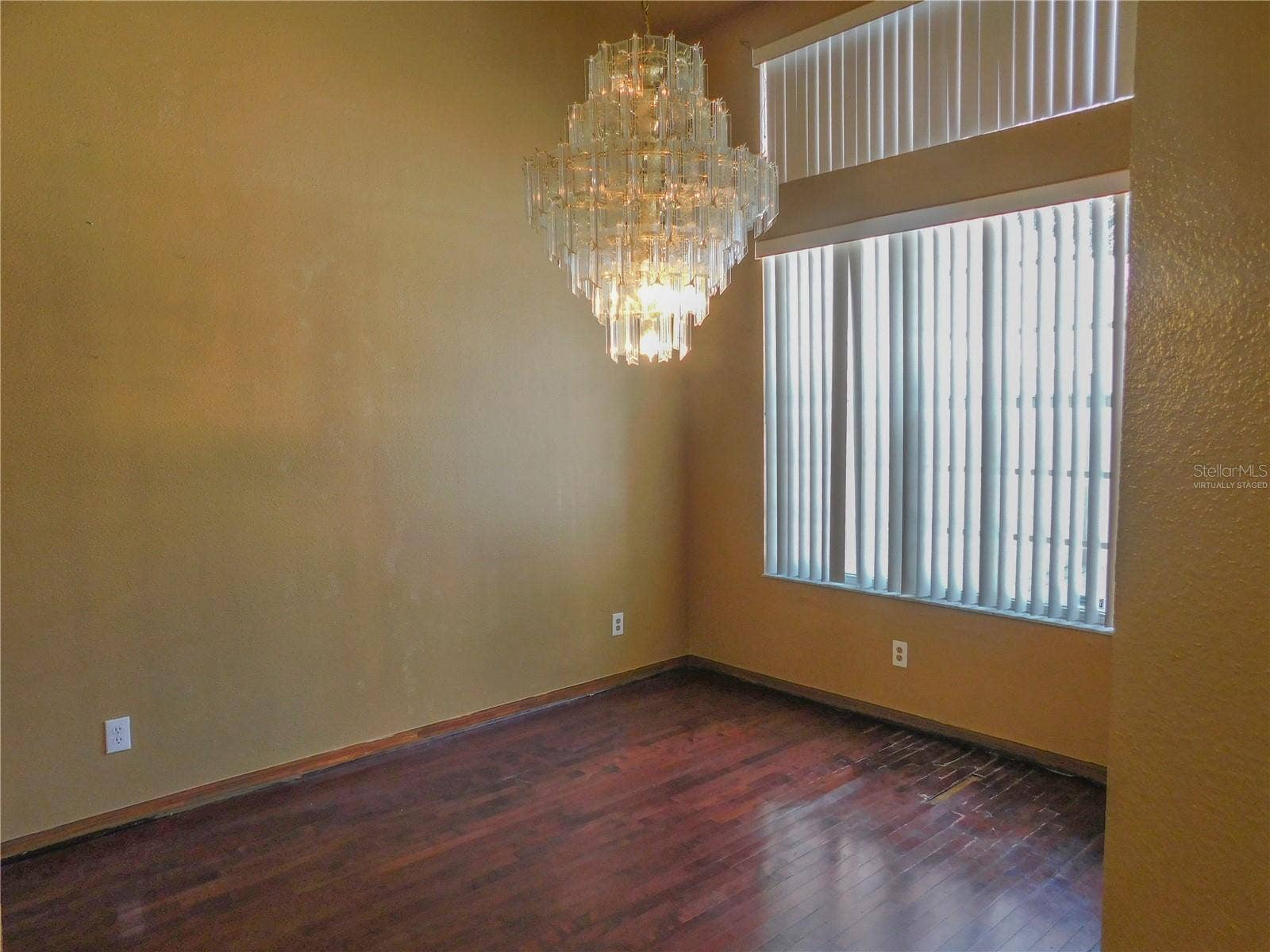 2412 BLUE STONE COURT, Valrico, FL 33594 Virtually staged