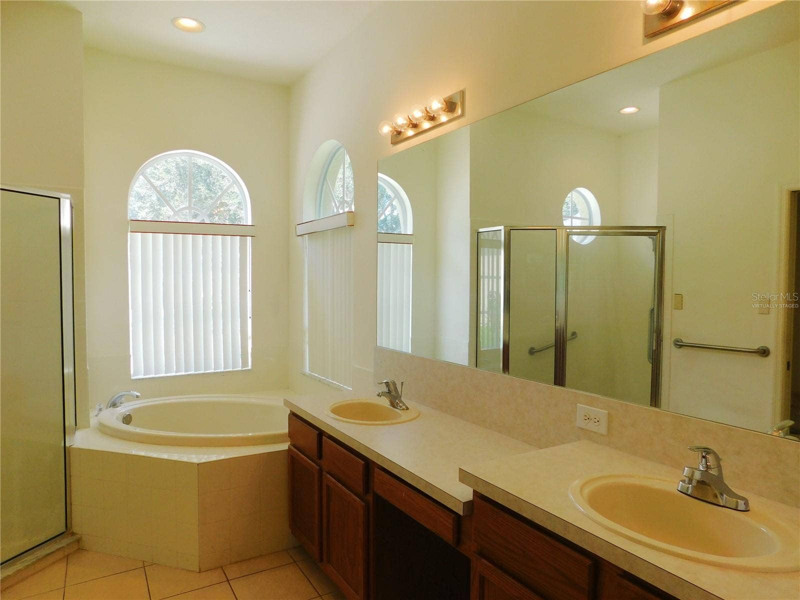 2412 BLUE STONE COURT, Valrico, FL 33594 Virtually staged