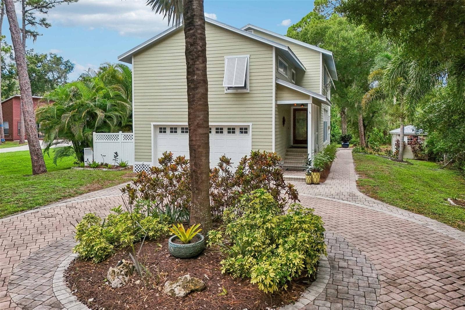817 OAK VISTA DRIVE, Sarasota, FL 34232