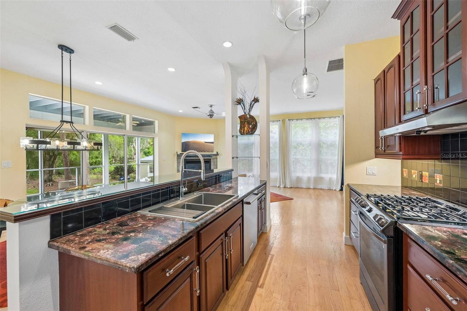 817 OAK VISTA DRIVE, Sarasota, FL 34232