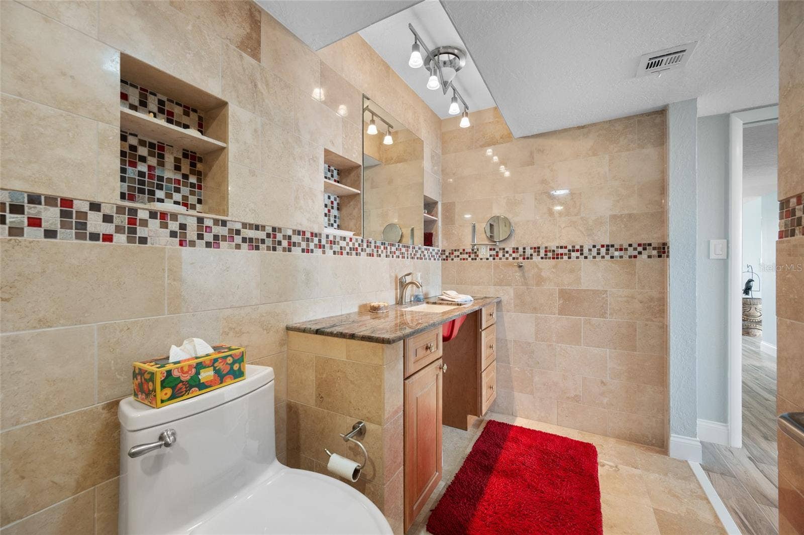 7650 BAYSHORE DRIVE, #406, Treasure Island, FL 33706 7650 BAYSHORE DRIVE, #406, Treasure Island, FL 33706