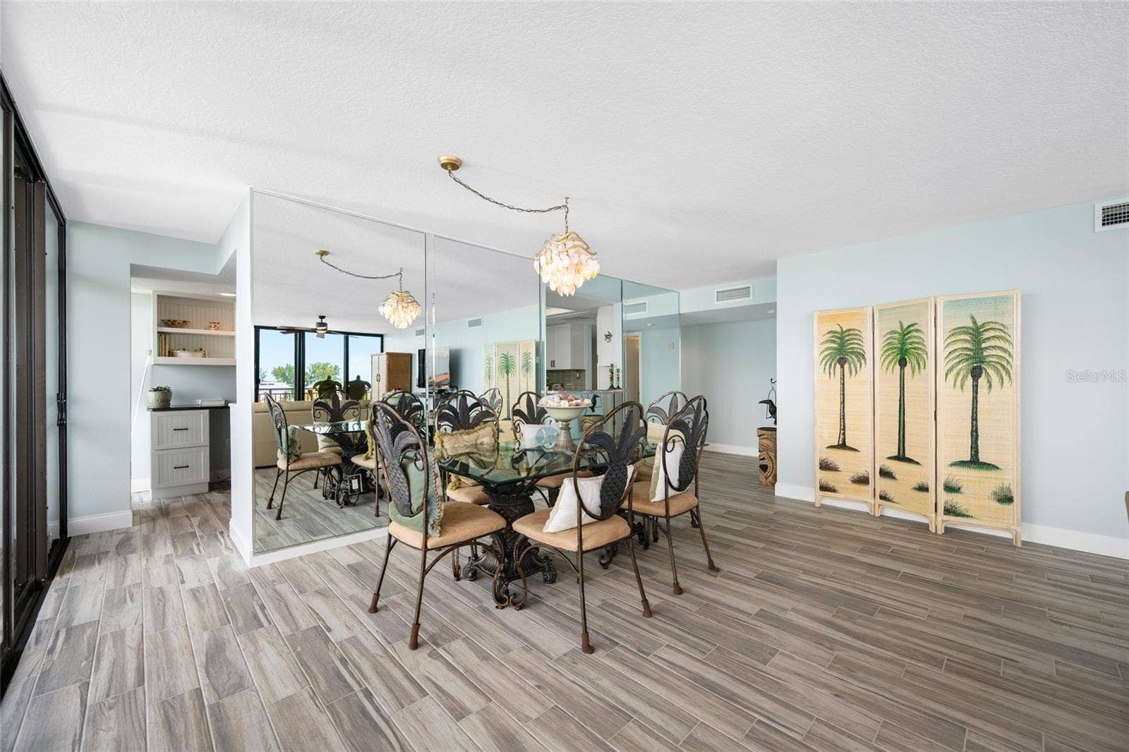 7650 BAYSHORE DRIVE, #406, Treasure Island, FL 33706 7650 BAYSHORE DRIVE, #406, Treasure Island, FL 33706