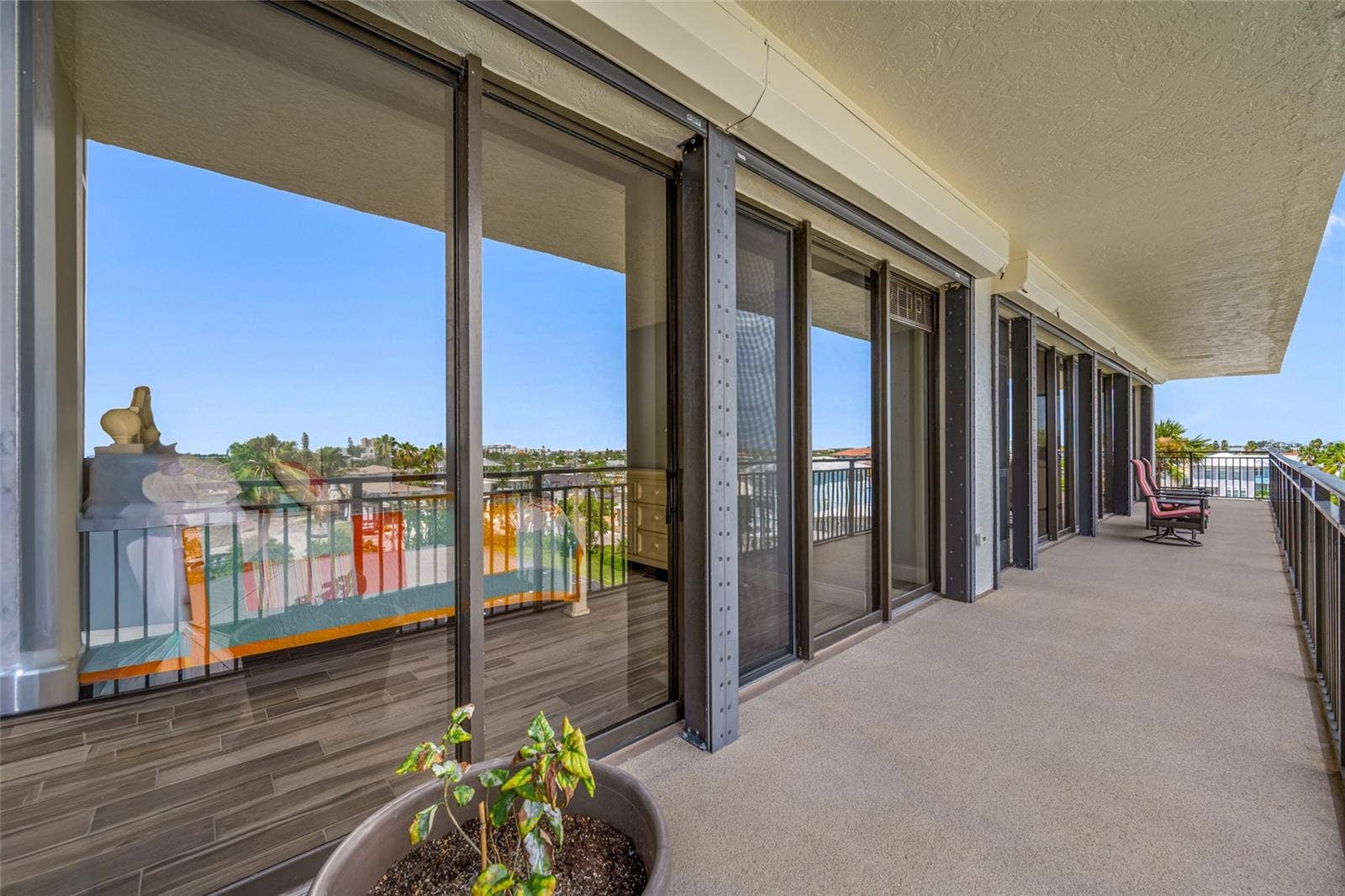 7650 BAYSHORE DRIVE, #406, Treasure Island, FL 33706 7650 BAYSHORE DRIVE, #406, Treasure Island, FL 33706