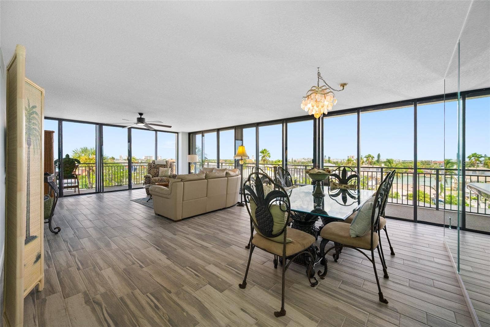 7650 BAYSHORE DRIVE, #406, Treasure Island, FL 33706 7650 BAYSHORE DRIVE, #406, Treasure Island, FL 33706