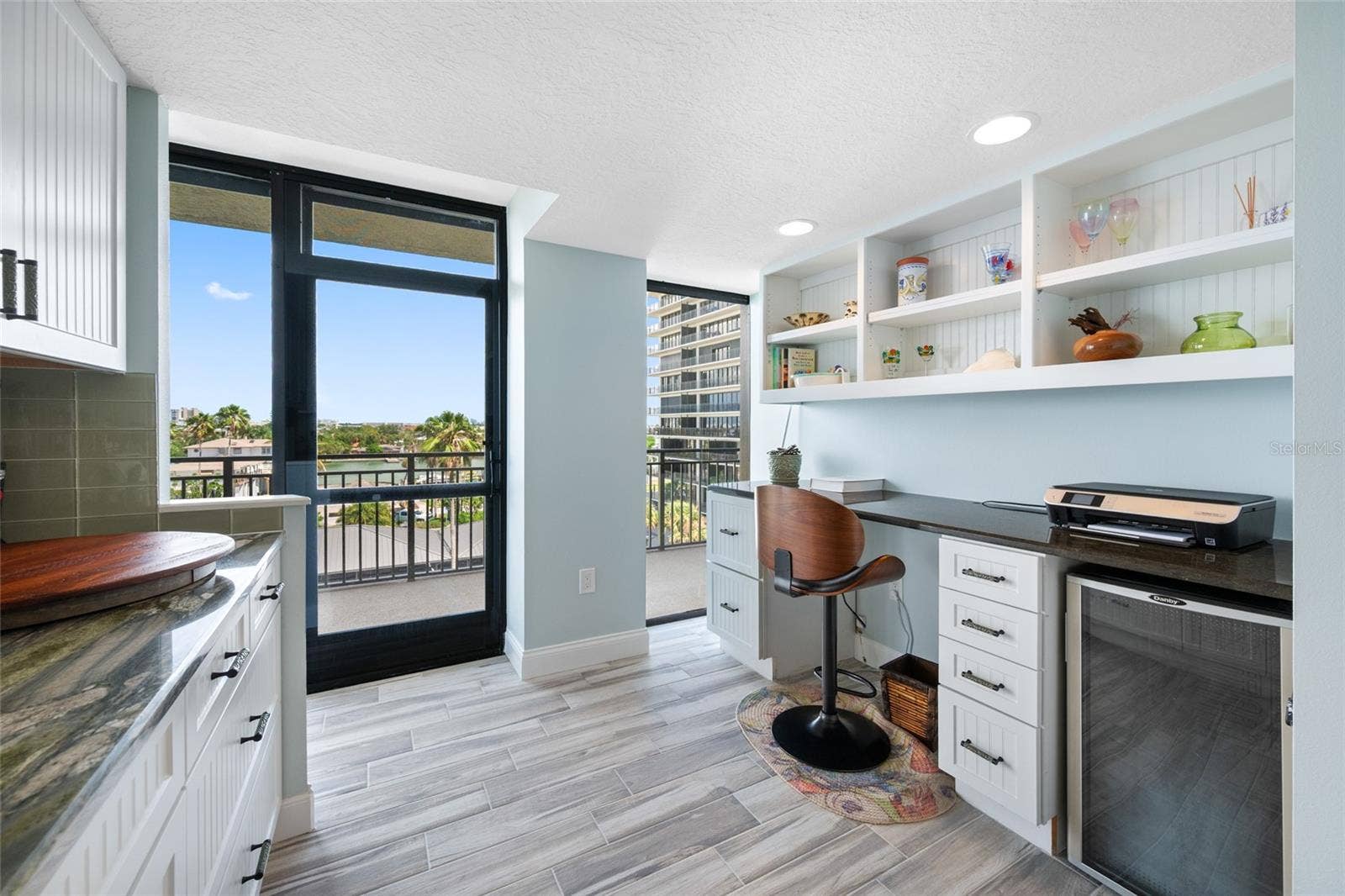 7650 BAYSHORE DRIVE, #406, Treasure Island, FL 33706 7650 BAYSHORE DRIVE, #406, Treasure Island, FL 33706