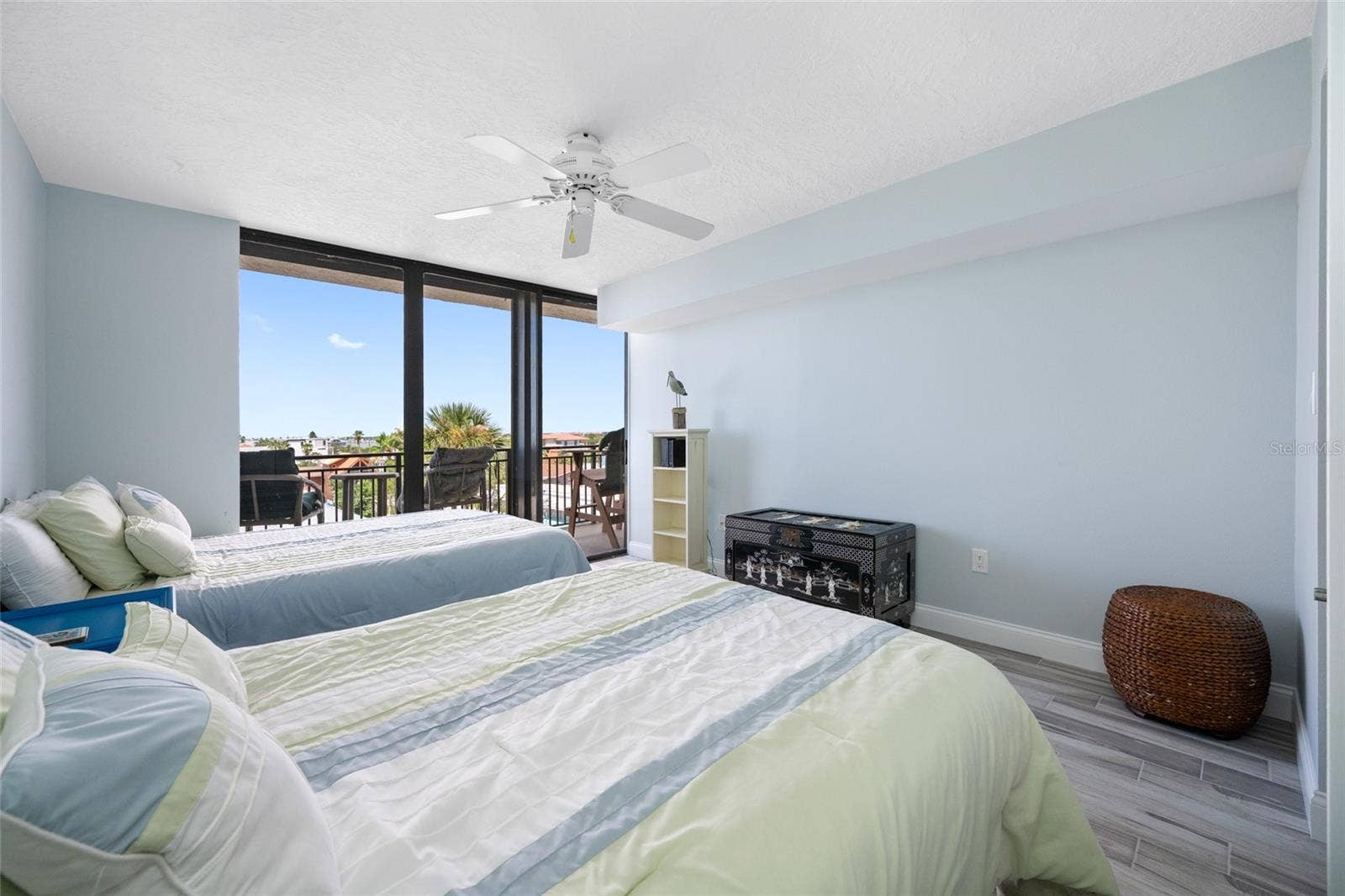 7650 BAYSHORE DRIVE, #406, Treasure Island, FL 33706 7650 BAYSHORE DRIVE, #406, Treasure Island, FL 33706
