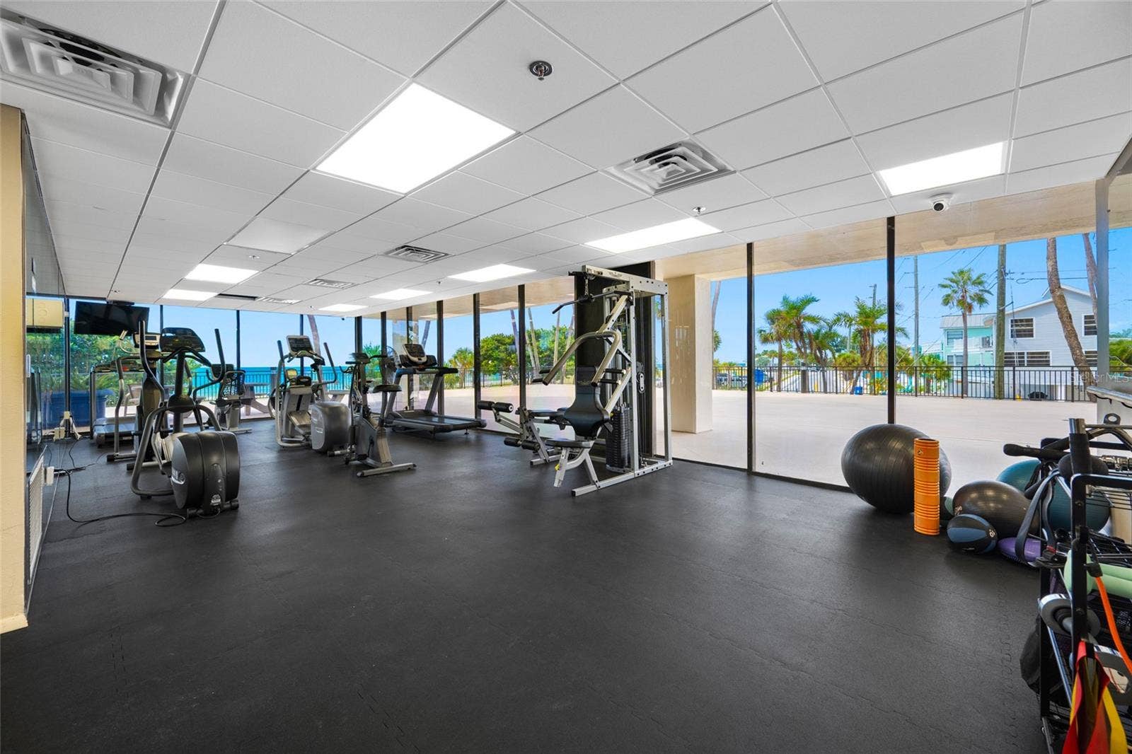 7650 BAYSHORE DRIVE, #406, Treasure Island, FL 33706 7650 BAYSHORE DRIVE, #406, Treasure Island, FL 33706
