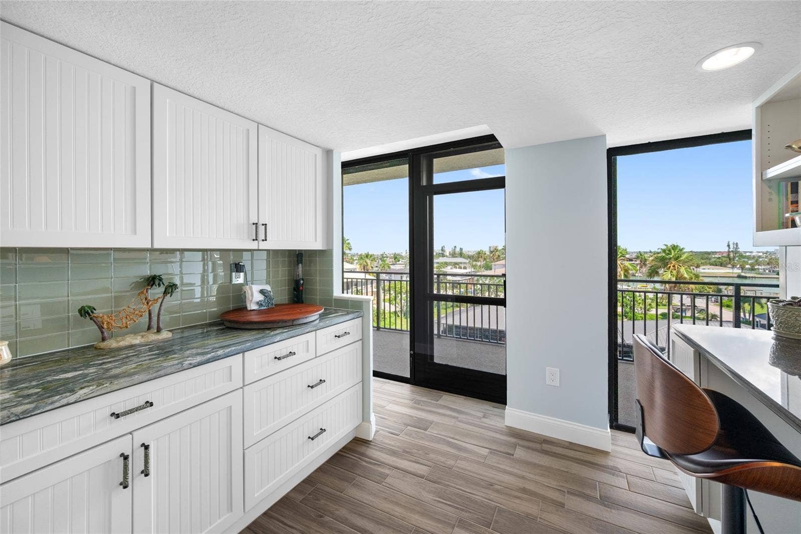 7650 BAYSHORE DRIVE, #406, Treasure Island, FL 33706 7650 BAYSHORE DRIVE, #406, Treasure Island, FL 33706