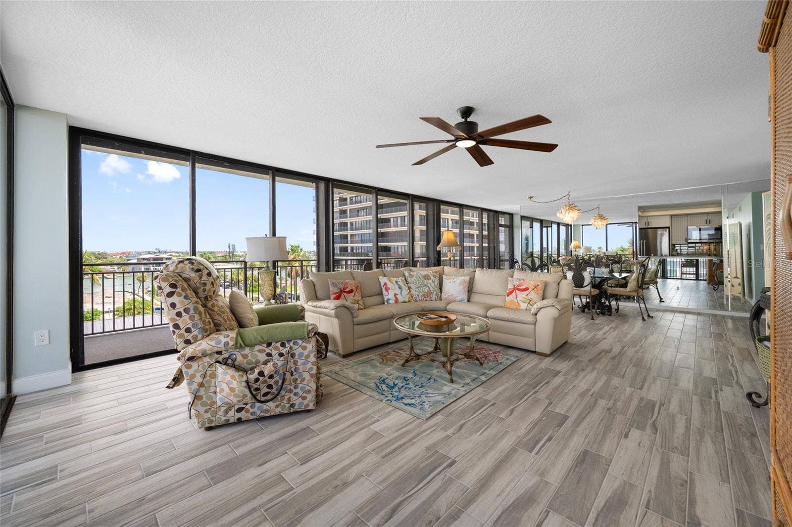 7650 BAYSHORE DRIVE, #406, Treasure Island, FL 33706 7650 BAYSHORE DRIVE, #406, Treasure Island, FL 33706
