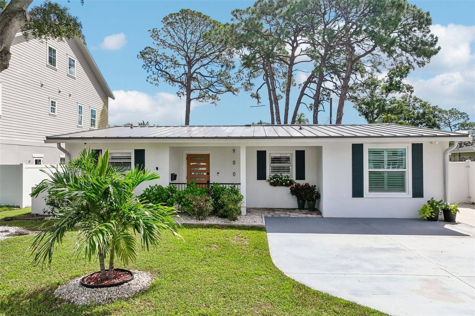 9001 BAY STREET NE, St Petersburg, FL 33702 9001 BAY STREET NE, St Petersburg, FL 33702