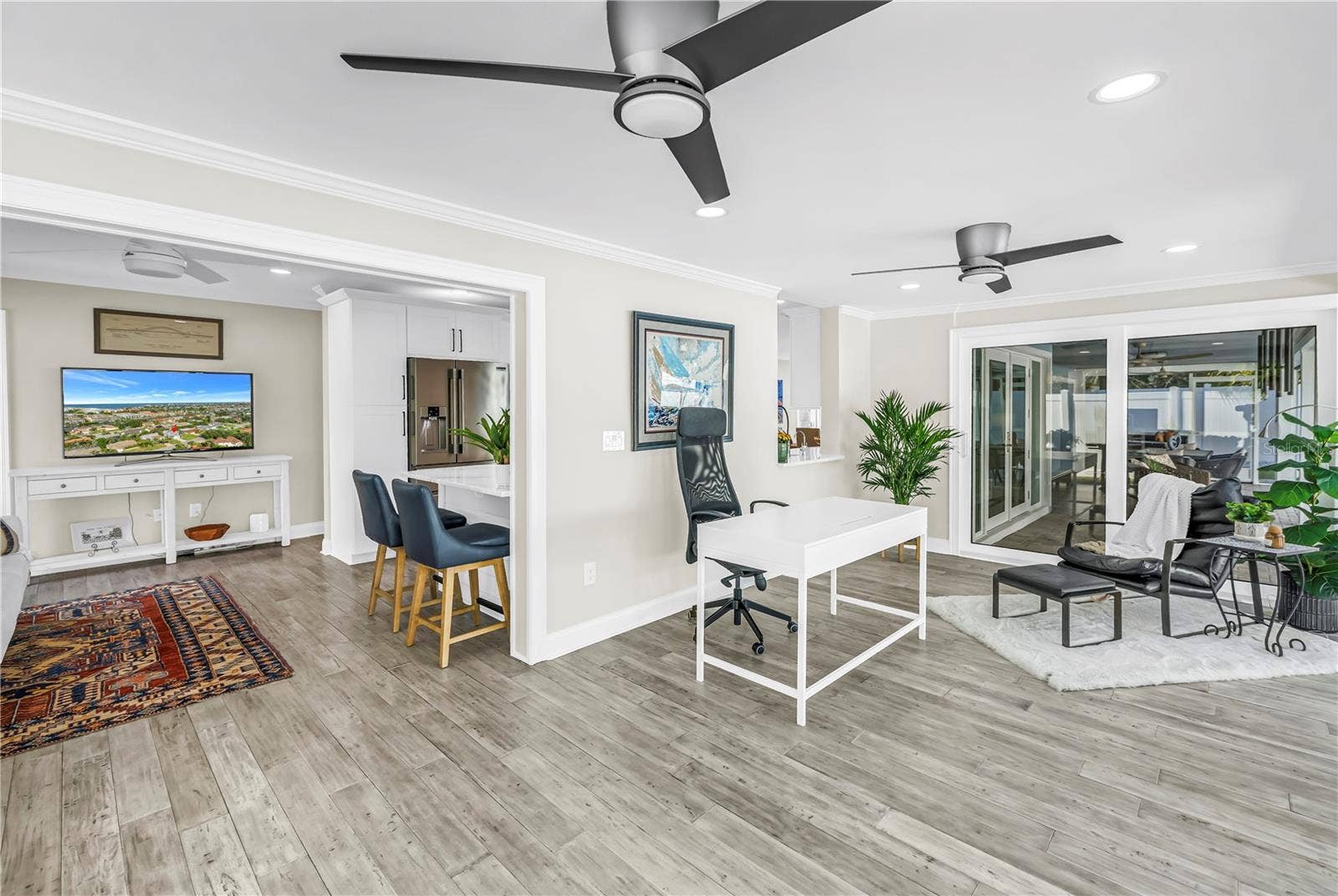 1114 2ND AVENUE S, Tierra Verde, FL 33715 This Solarium/Florida Room is 11 x 23... great space to set up indoor/outdoor living.