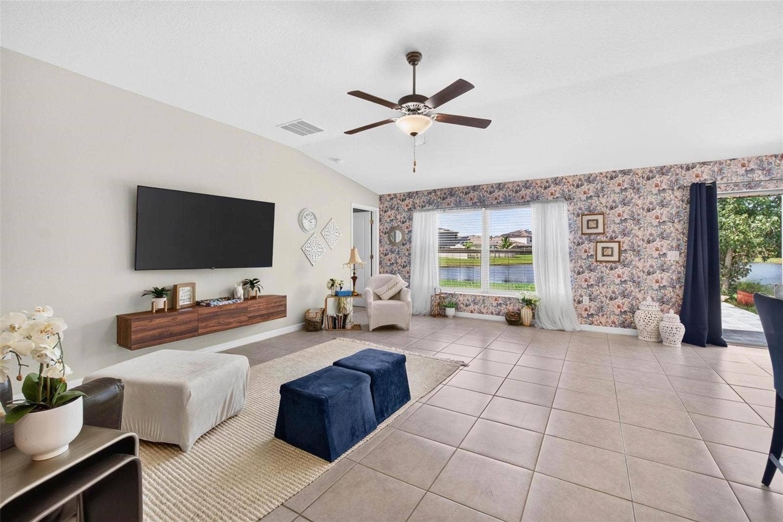 1984 FAN ALOE WAY, Ruskin, FL 33570 1984 FAN ALOE WAY, Ruskin, FL 33570