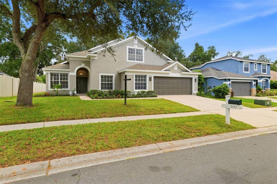 Property photo for 2927 MINUTEMAN LANE, Brandon, FL
