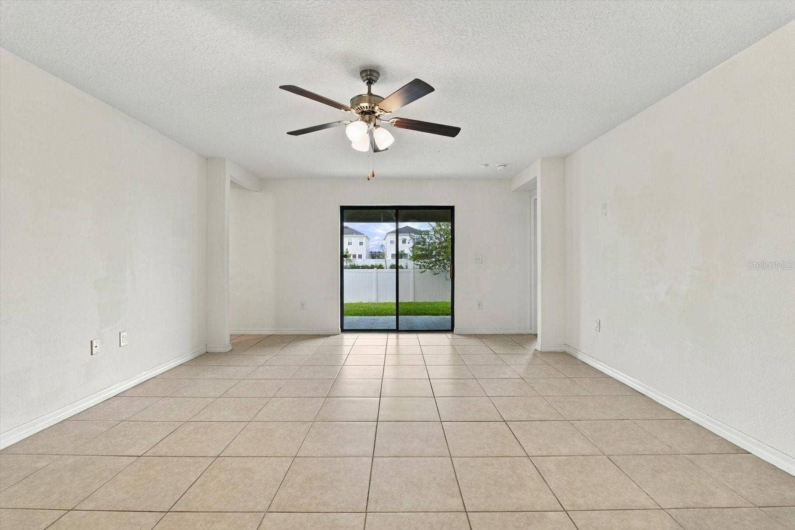 810 CHATHAM WALK DRIVE, Ruskin, FL 33570 Living Room
