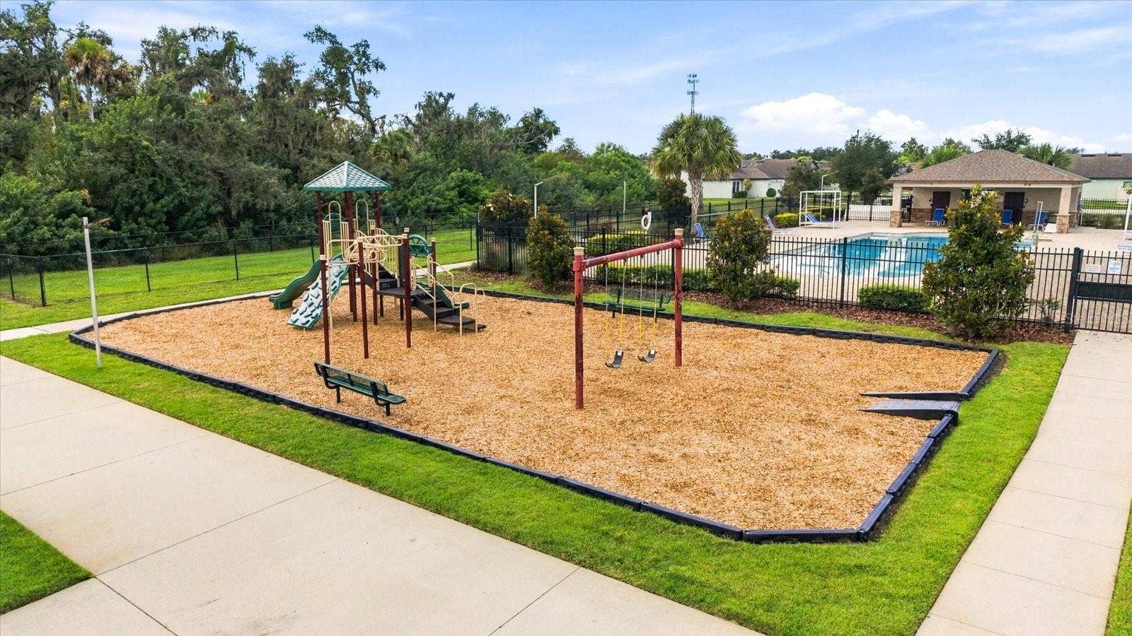 810 CHATHAM WALK DRIVE, Ruskin, FL 33570 810 CHATHAM WALK DRIVE, Ruskin, FL 33570