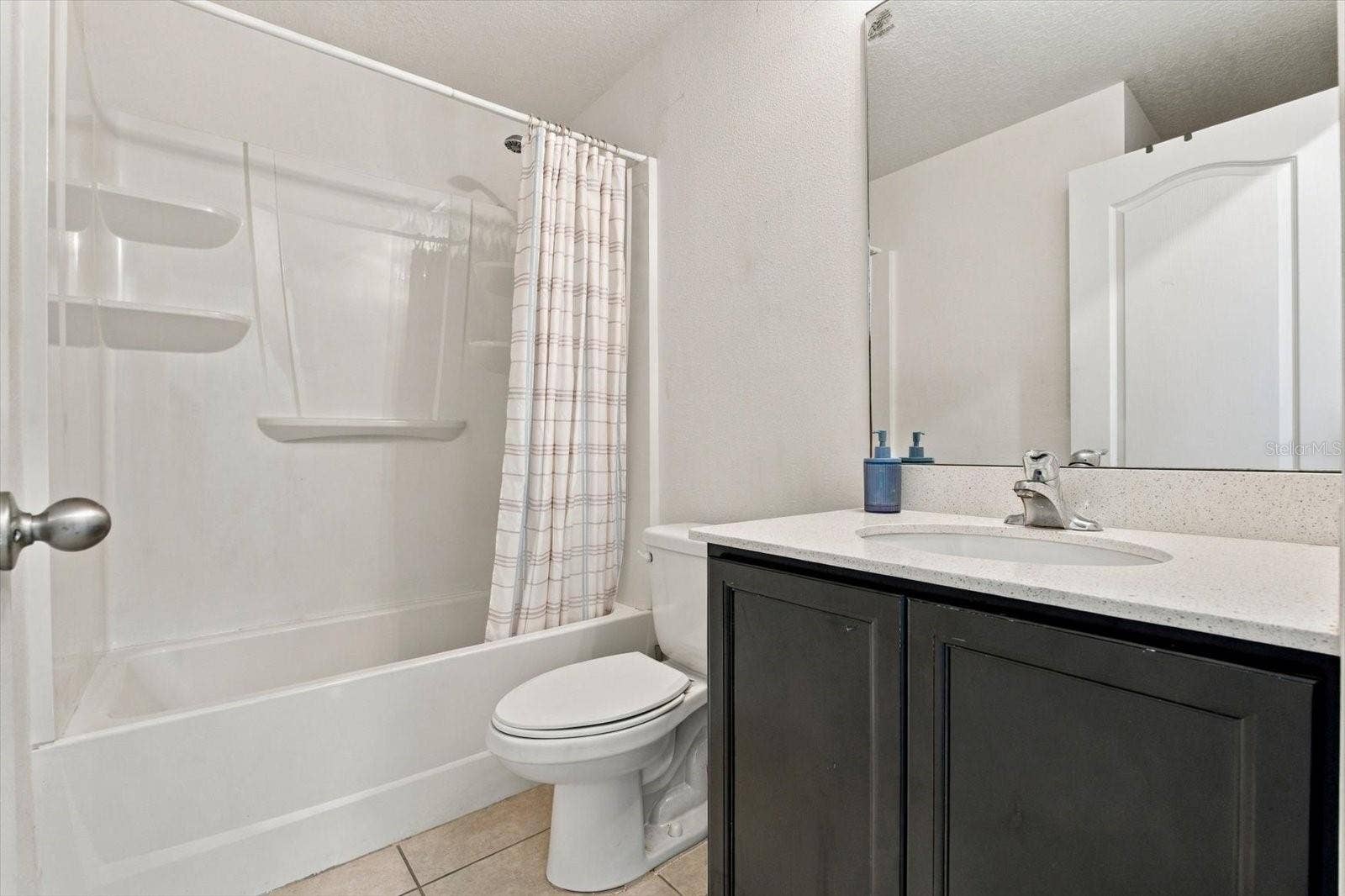 810 CHATHAM WALK DRIVE, Ruskin, FL 33570 Bathroom #2