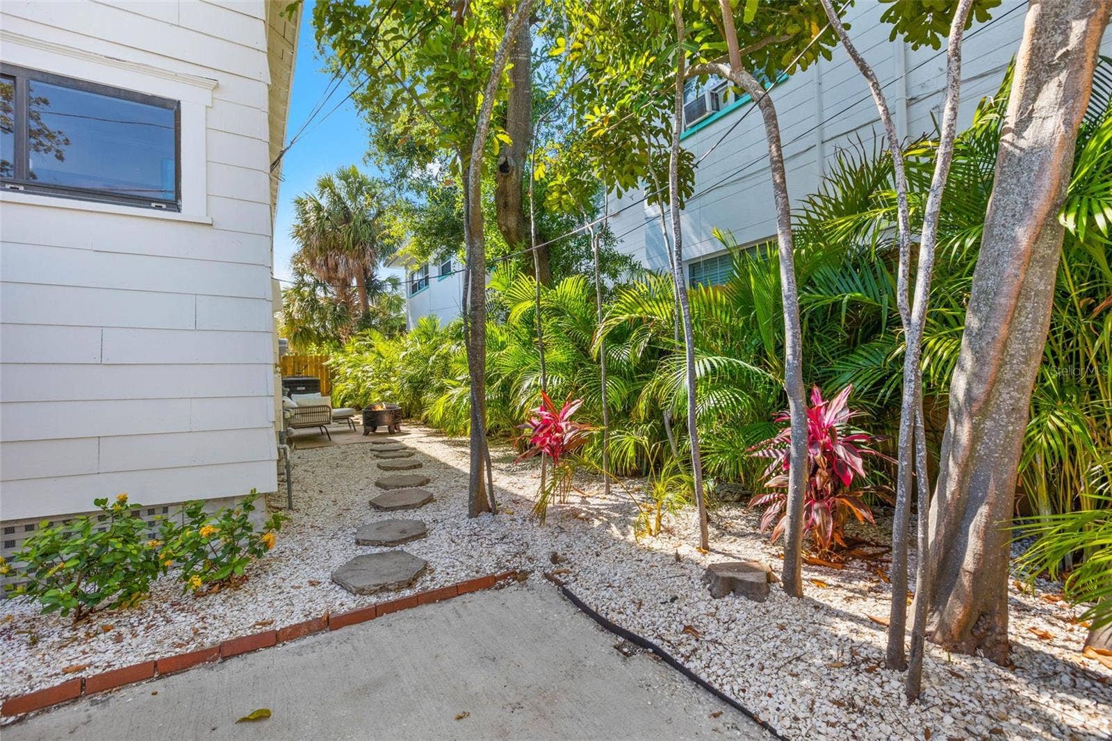 1423 DR MARTIN LUTHER KING JR STREET N, St Petersburg, FL 33704 1423 DR MARTIN LUTHER KING JR STREET N, St Petersburg, FL 33704