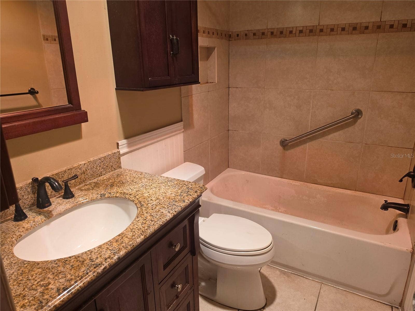 5850 21ST STREET N, #15, St Petersburg, FL 33714 Bathroom