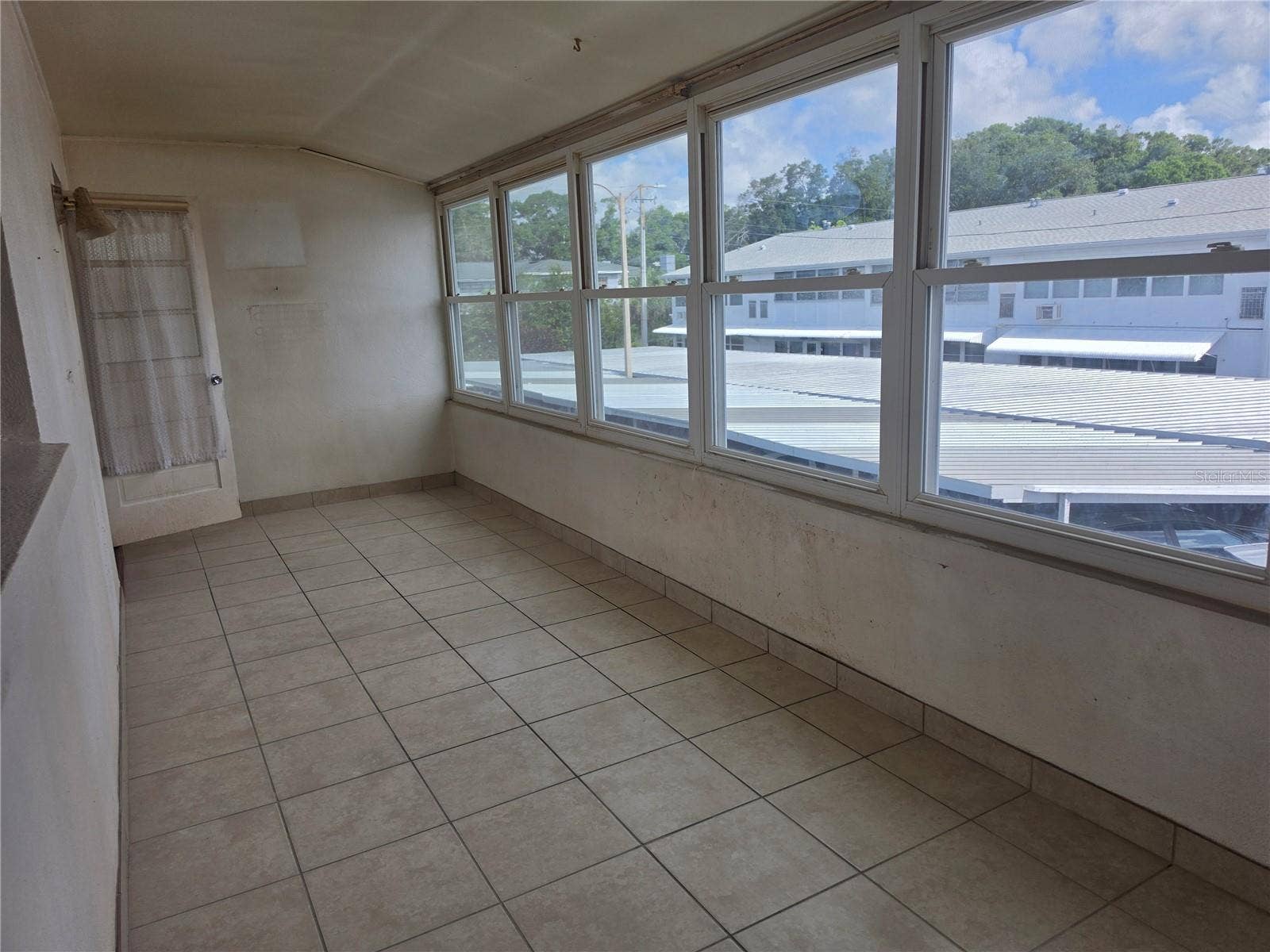 5850 21ST STREET N, #15, St Petersburg, FL 33714 Florida Room