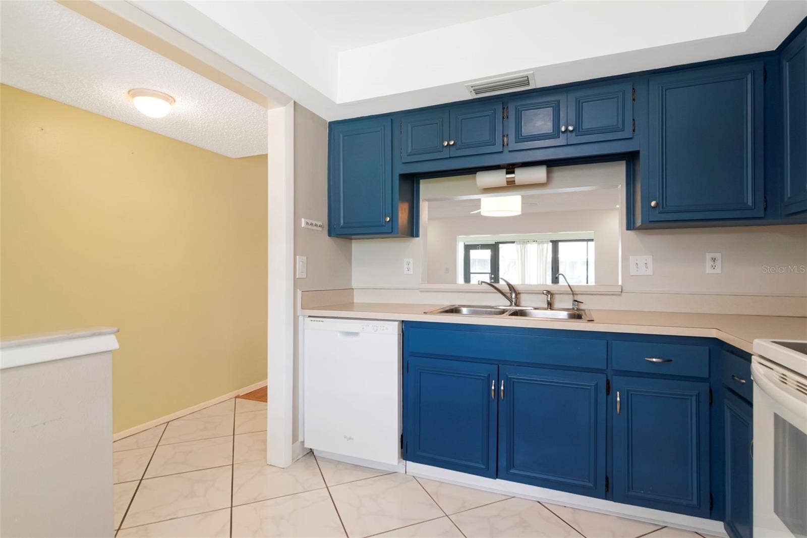 2569 LAURELWOOD DRIVE, #11B, Clearwater, FL 33763