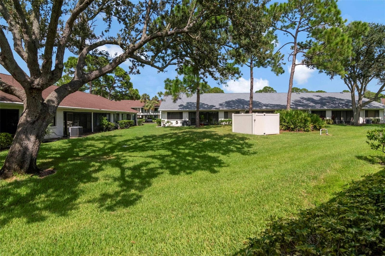 2569 LAURELWOOD DRIVE, #11B, Clearwater, FL 33763