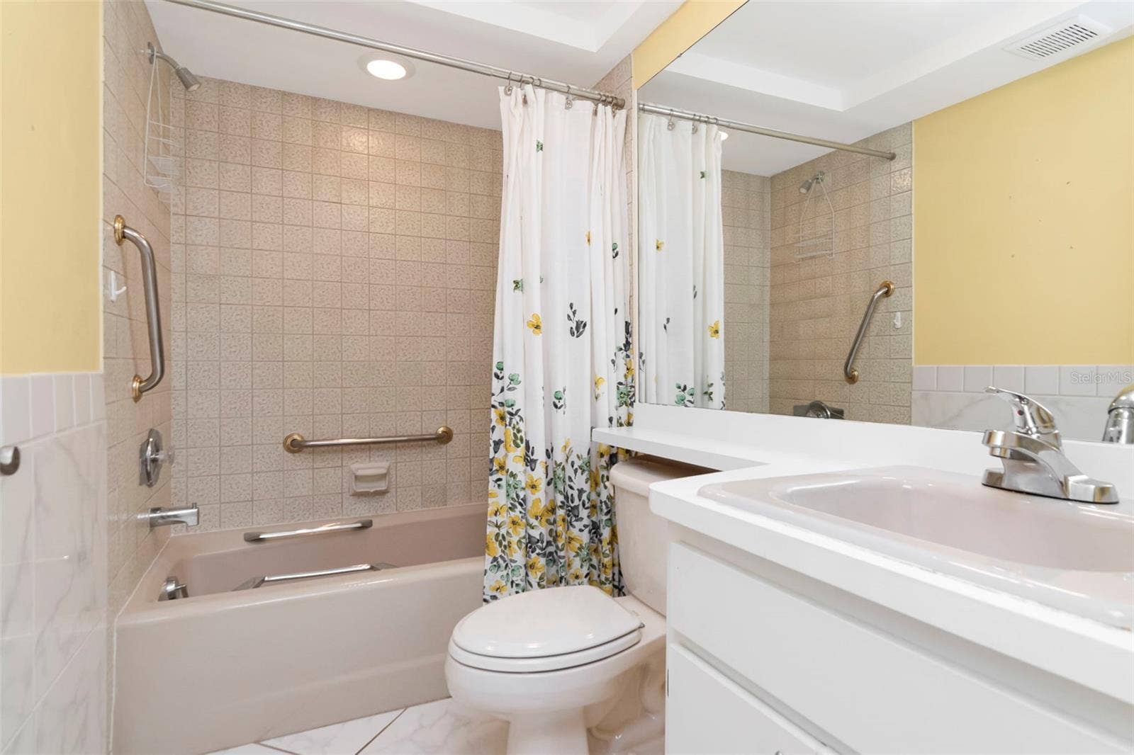 2569 LAURELWOOD DRIVE, #11B, Clearwater, FL 33763