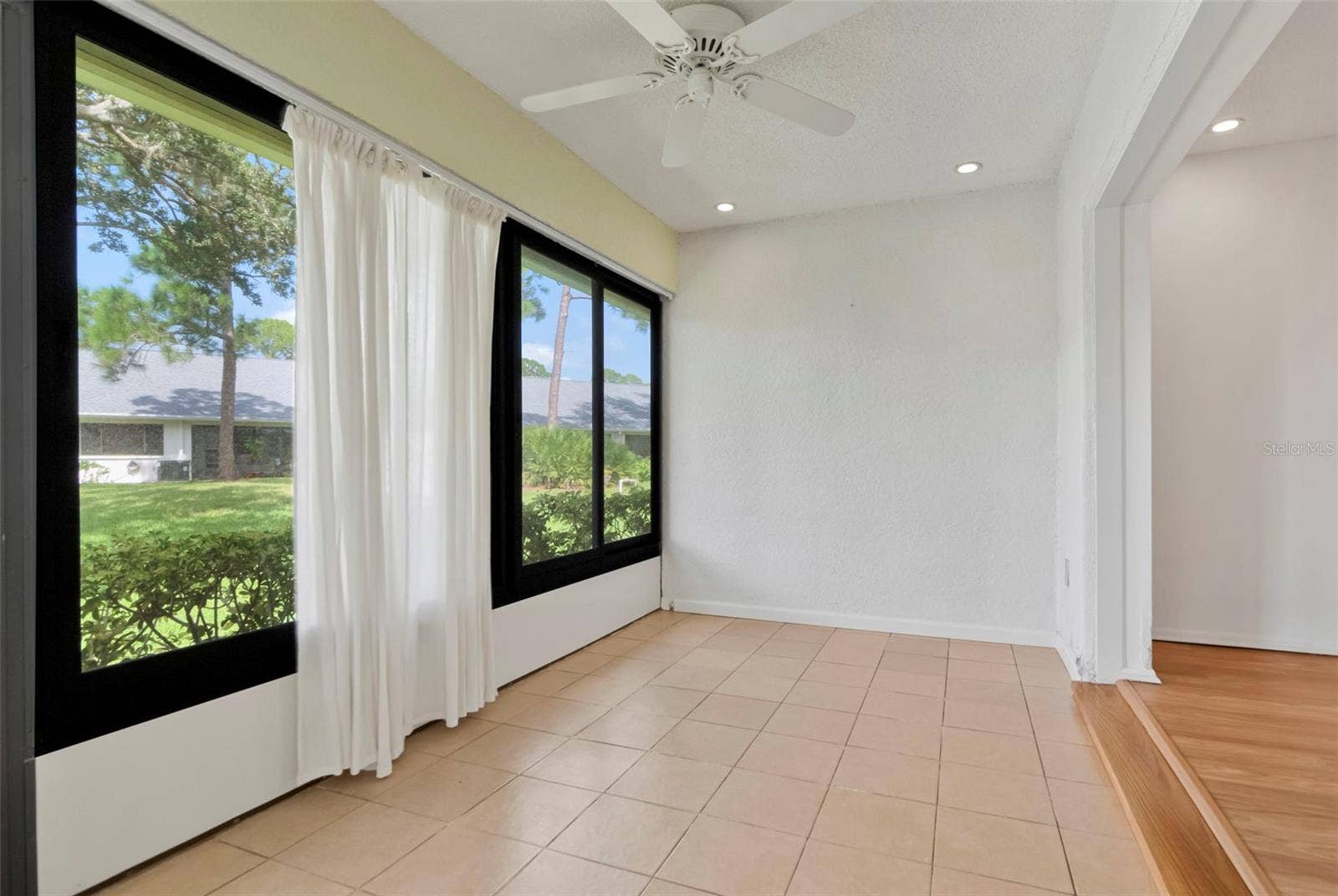 2569 LAURELWOOD DRIVE, #11B, Clearwater, FL 33763
