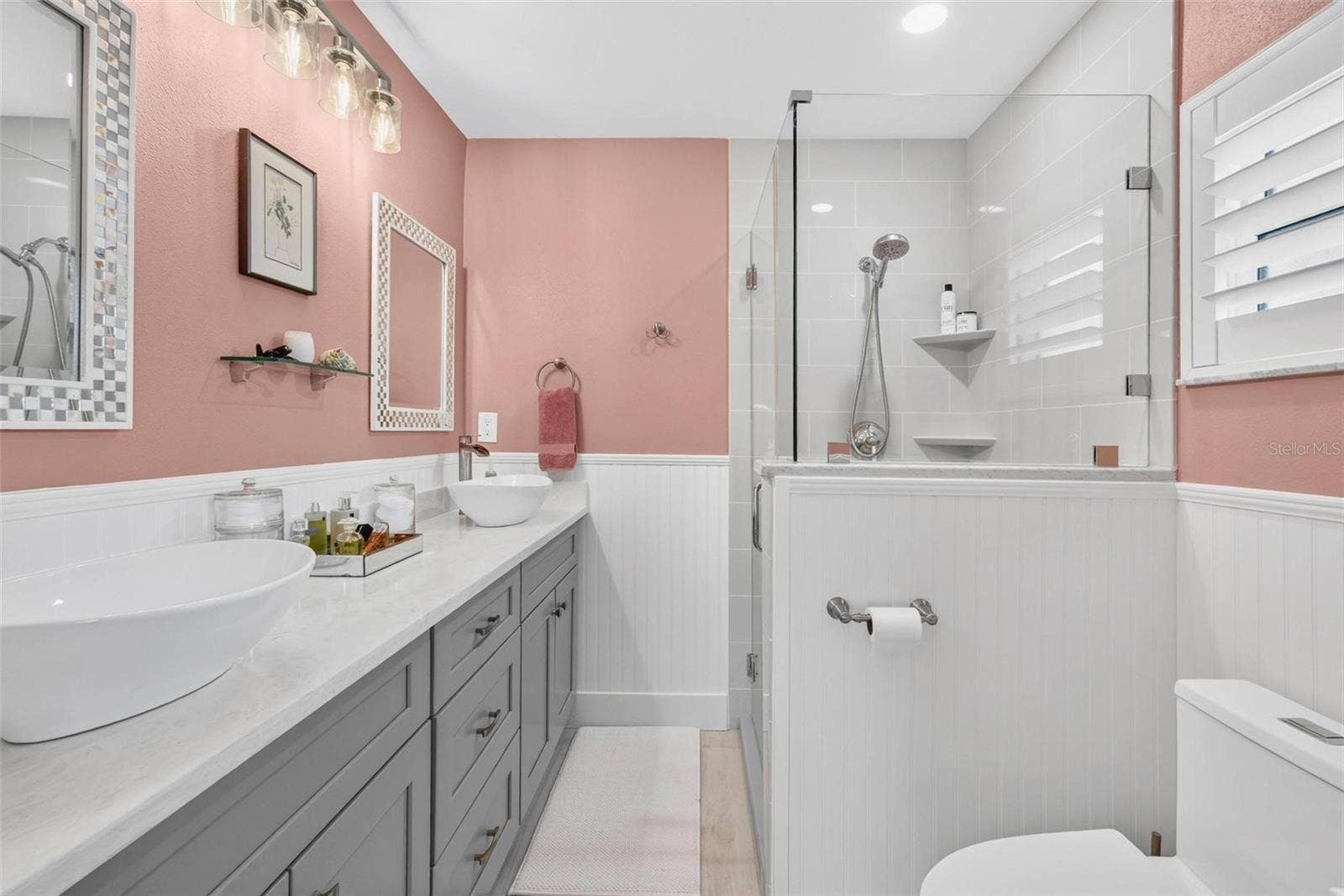 53 DOLPHIN DRIVE, Treasure Island, FL 33706 Primary Ensuite Bath