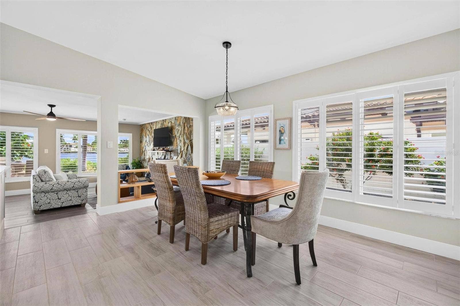53 DOLPHIN DRIVE, Treasure Island, FL 33706 Dinind