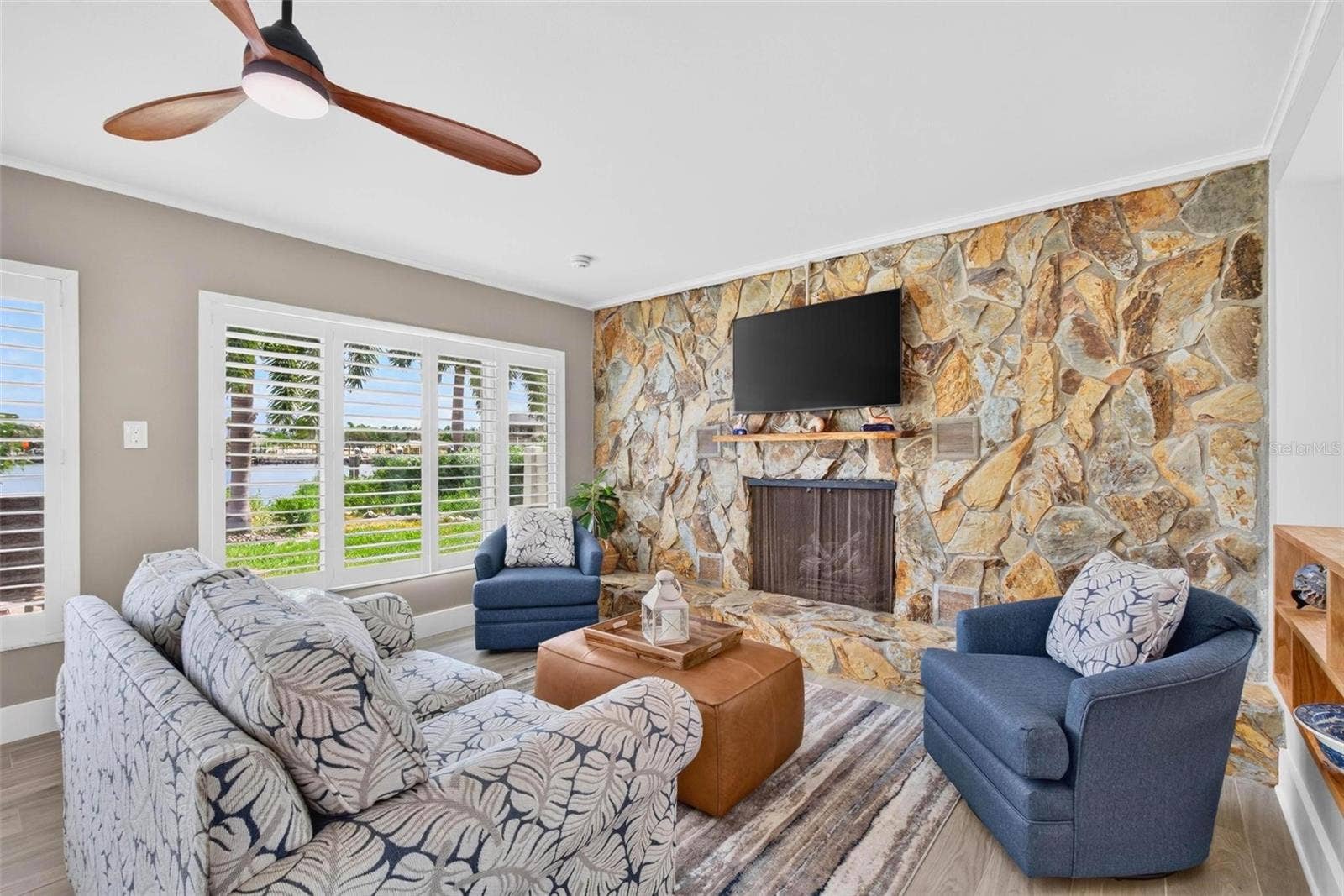 53 DOLPHIN DRIVE, Treasure Island, FL 33706 Family room