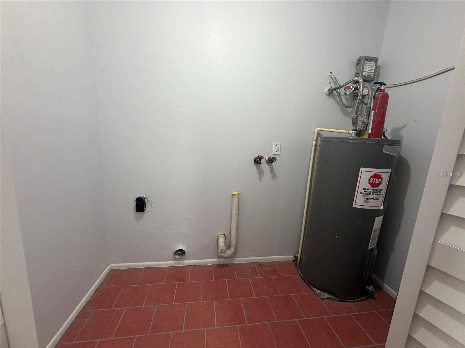 3096 GREEN ACRES AVENUE, Largo, FL 33771 3096 GREEN ACRES AVENUE, Largo, FL 33771
