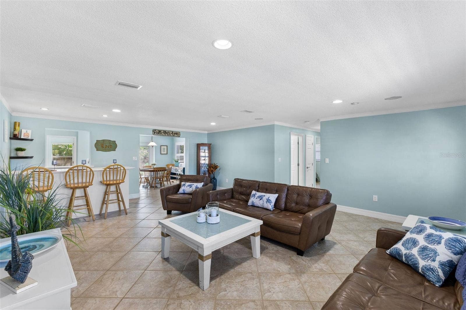 2287 CAROLYN DRIVE, Dunedin, FL 34698 2287 CAROLYN DRIVE, Dunedin, FL 34698