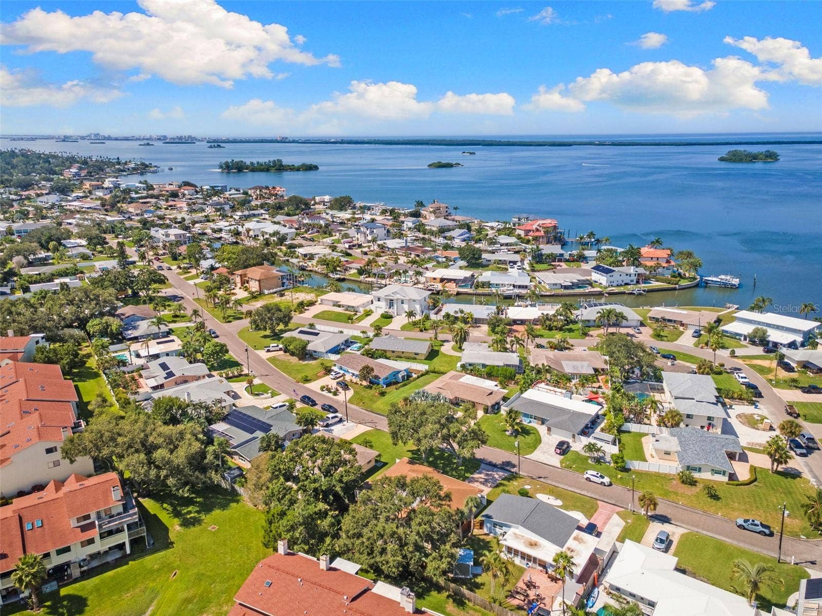 2287 CAROLYN DRIVE, Dunedin, FL 34698 2287 CAROLYN DRIVE, Dunedin, FL 34698