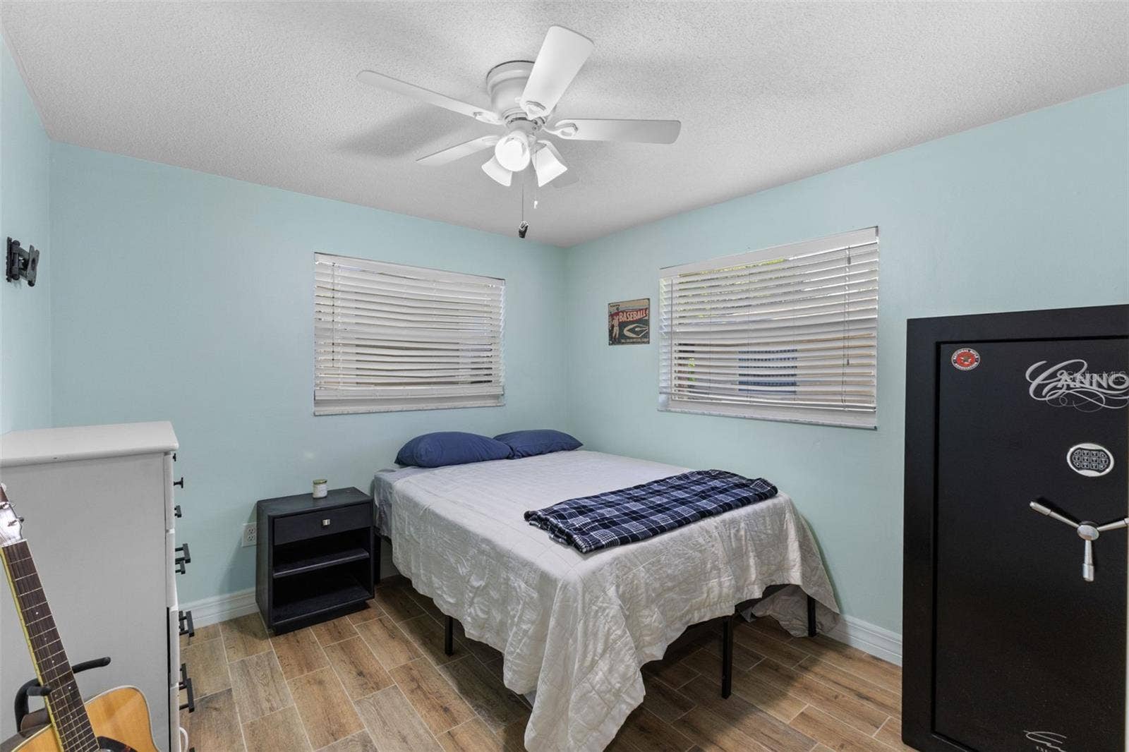 2287 CAROLYN DRIVE, Dunedin, FL 34698 Hall bath