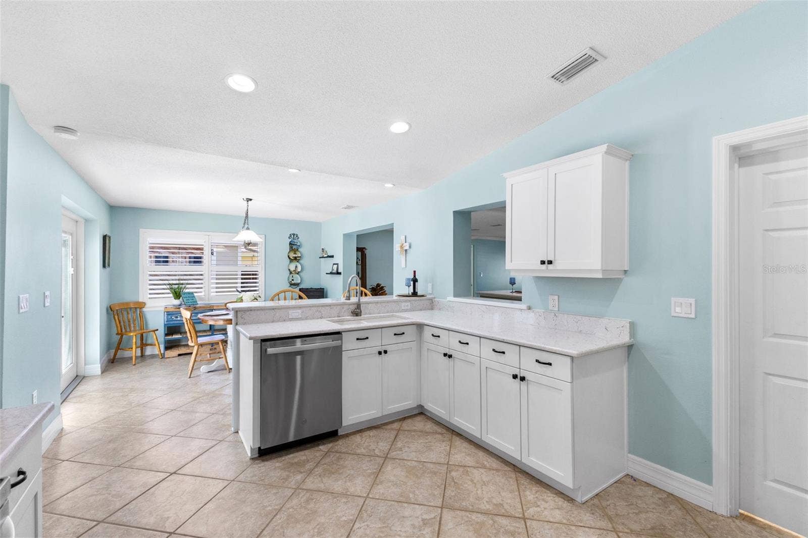 2287 CAROLYN DRIVE, Dunedin, FL 34698 2287 CAROLYN DRIVE, Dunedin, FL 34698
