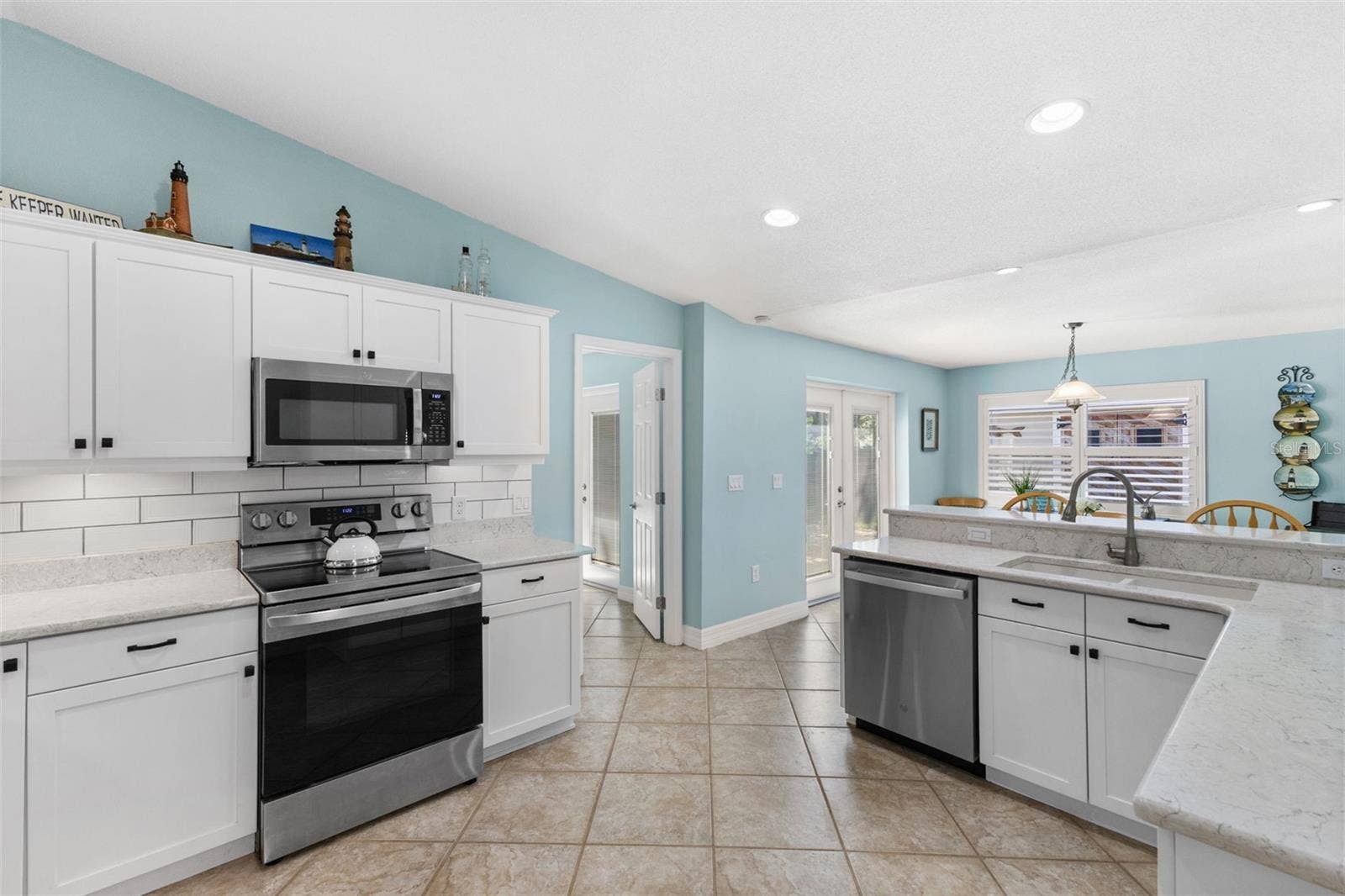 2287 CAROLYN DRIVE, Dunedin, FL 34698 2287 CAROLYN DRIVE, Dunedin, FL 34698