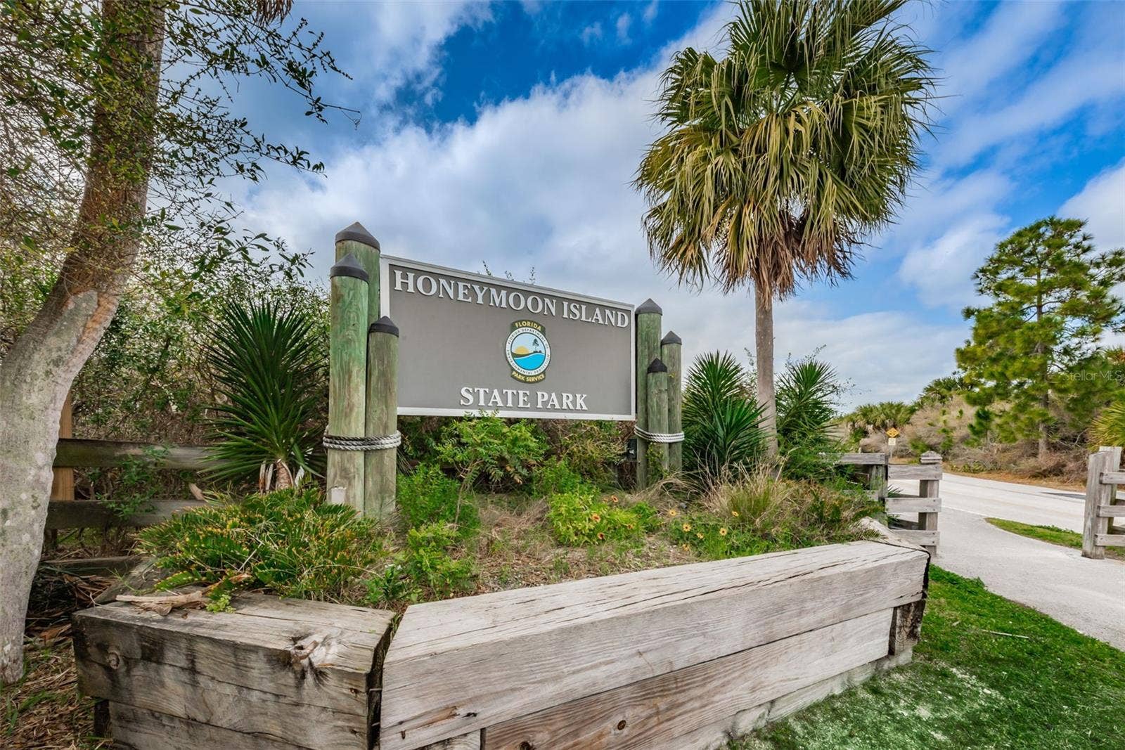 2287 CAROLYN DRIVE, Dunedin, FL 34698 Honeymoon Island Entrance