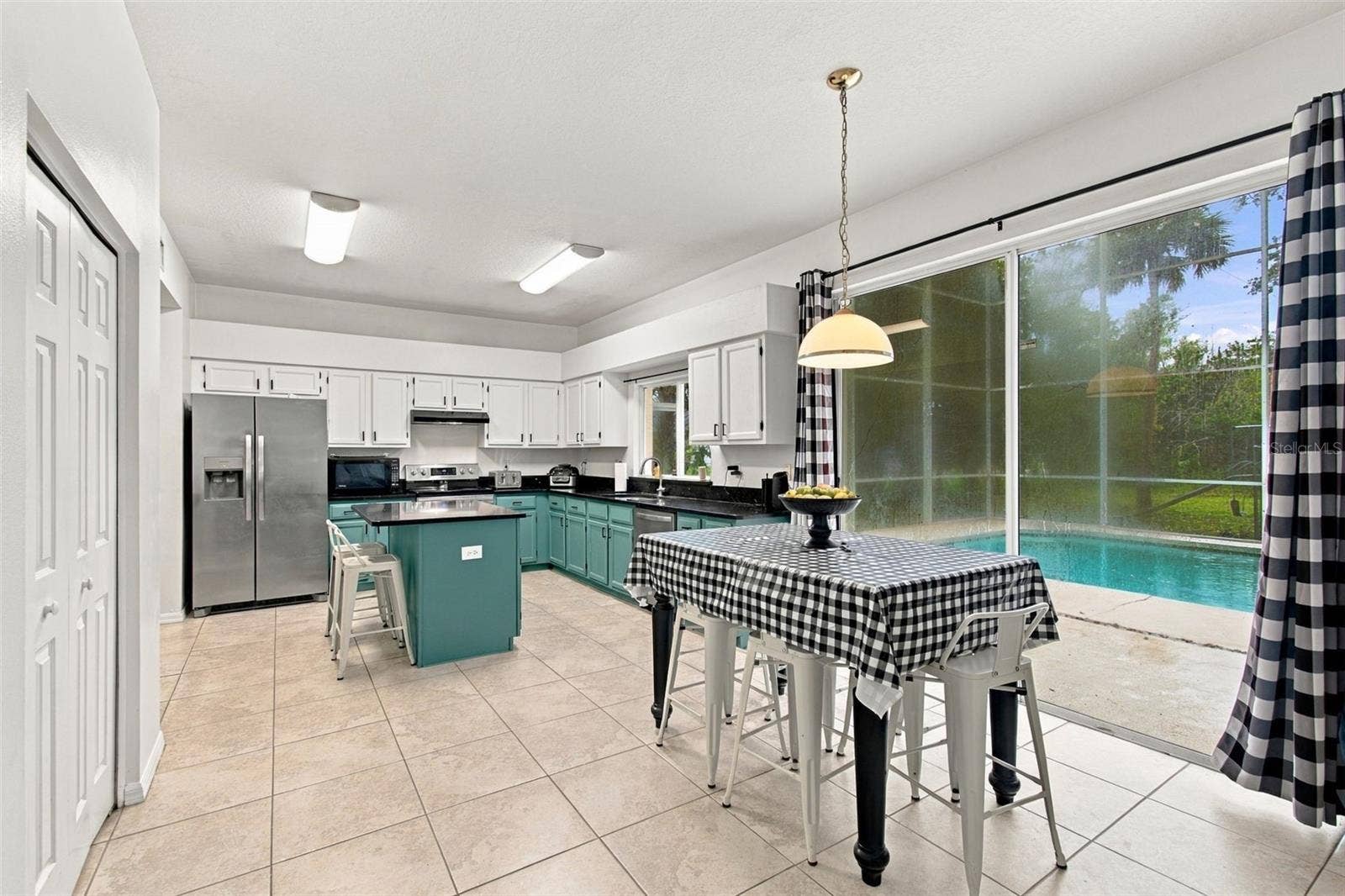 8102 STONEFIELD, Tampa, FL 33635 Kitchen is nice and Open with Double Pantry