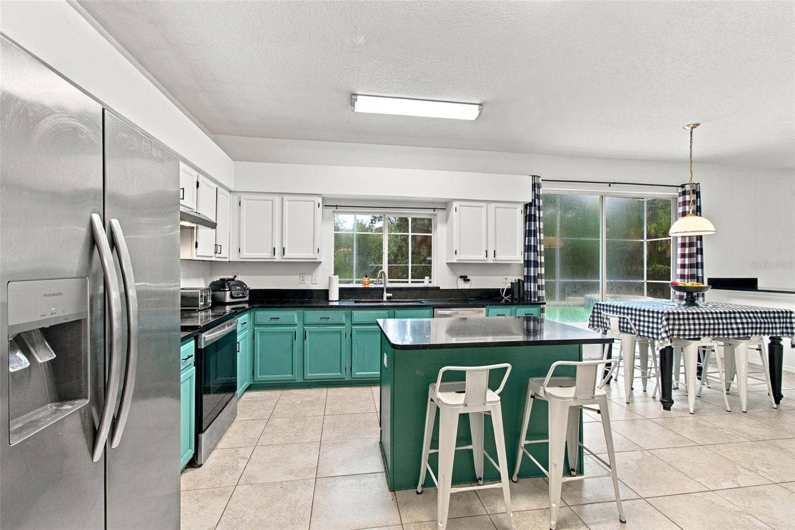 8102 STONEFIELD, Tampa, FL 33635 8102 STONEFIELD, Tampa, FL 33635