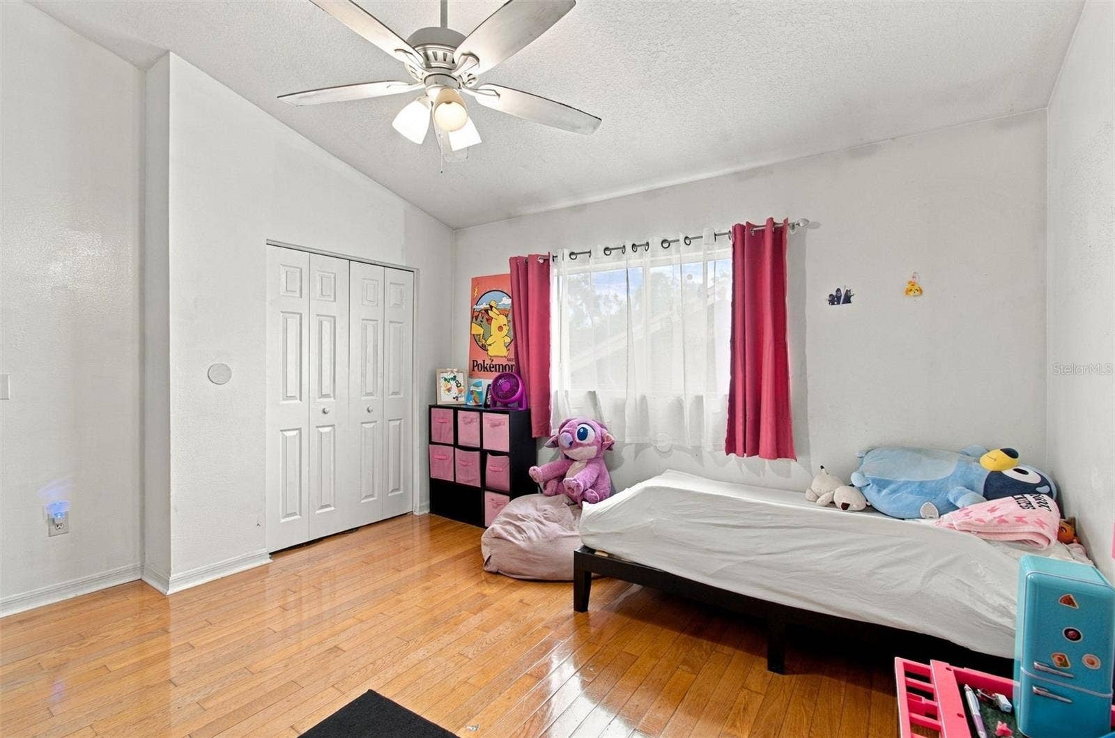 8102 STONEFIELD, Tampa, FL 33635 8102 STONEFIELD, Tampa, FL 33635
