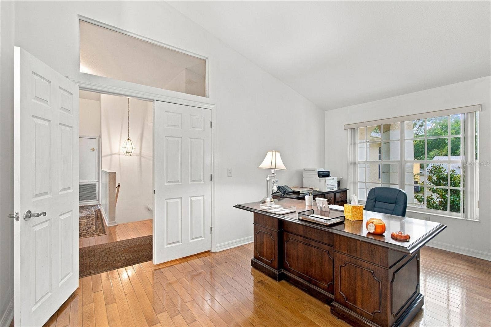 8102 STONEFIELD, Tampa, FL 33635 Primary Bedroom Sitting Area-