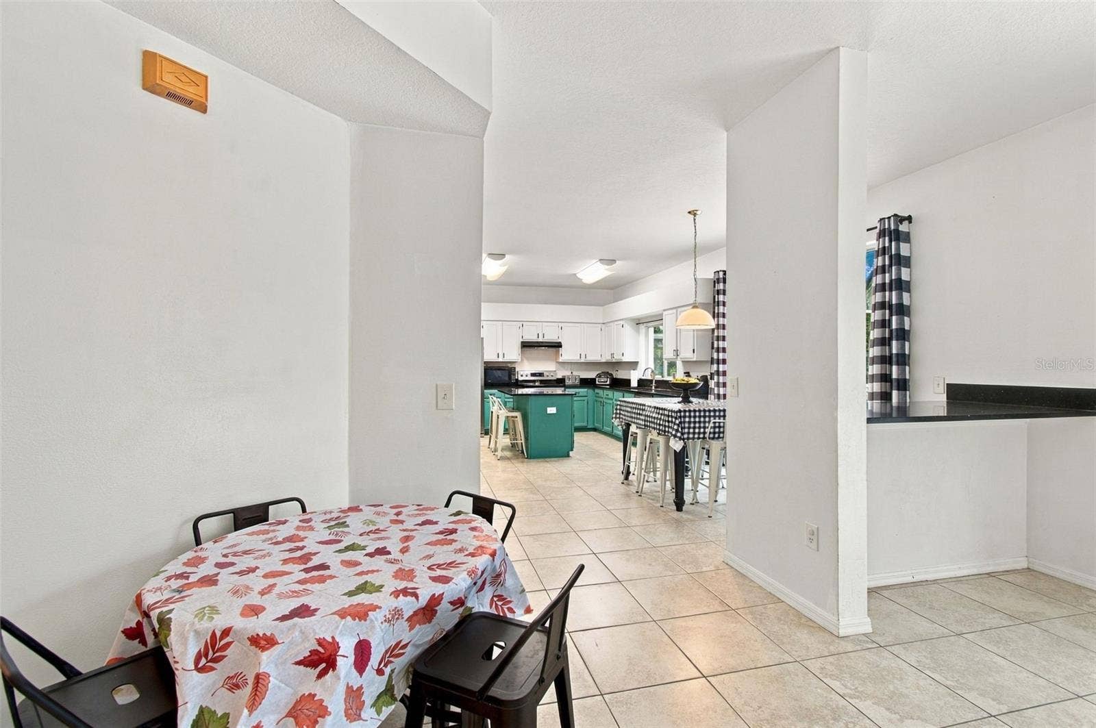 8102 STONEFIELD, Tampa, FL 33635 Kitchen Nook