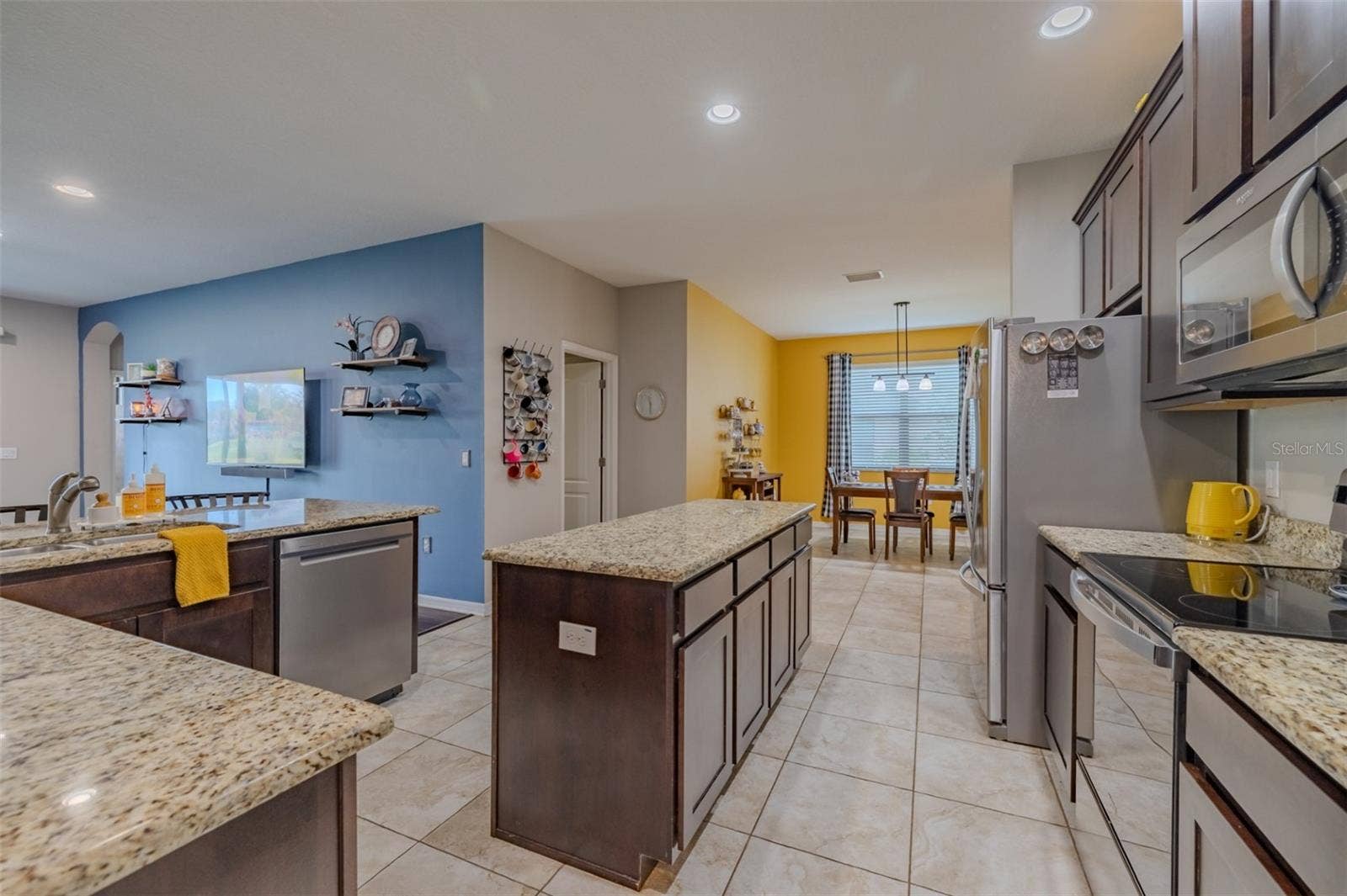 9123 RAES CREEK PLACE, Palmetto, FL 34221 Chef inspired kitchen for all those family gatherings