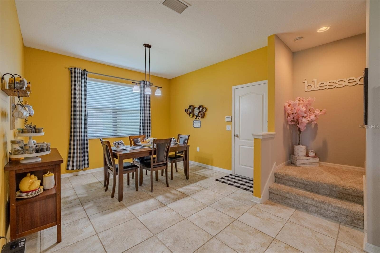 9123 RAES CREEK PLACE, Palmetto, FL 34221 Dinette area