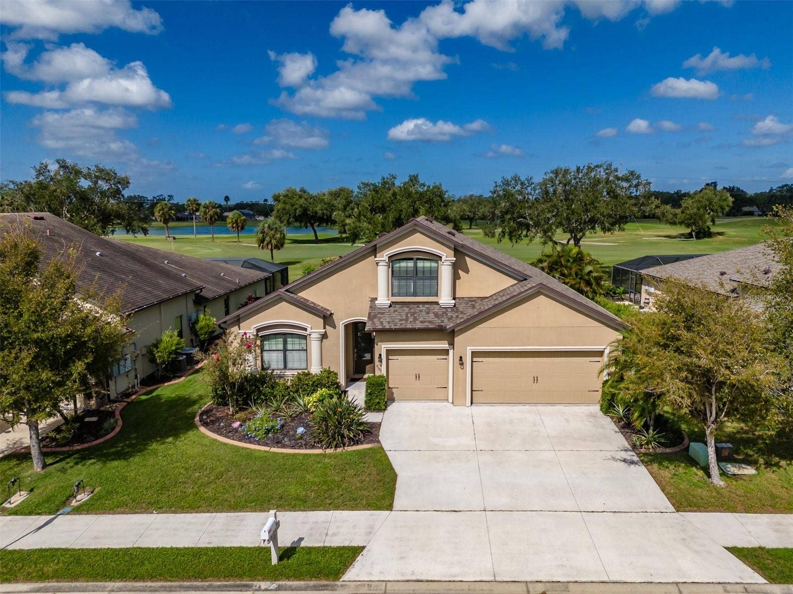 9123 RAES CREEK PLACE, Palmetto, FL 34221 "Welcome Home " to this immaculant move-in ready golf course home