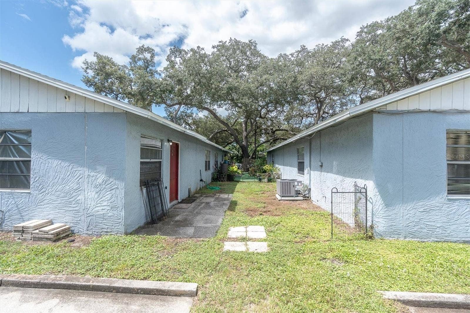 373 5TH STREET NW, Largo, FL 33770 373 5TH STREET NW, Largo, FL 33770
