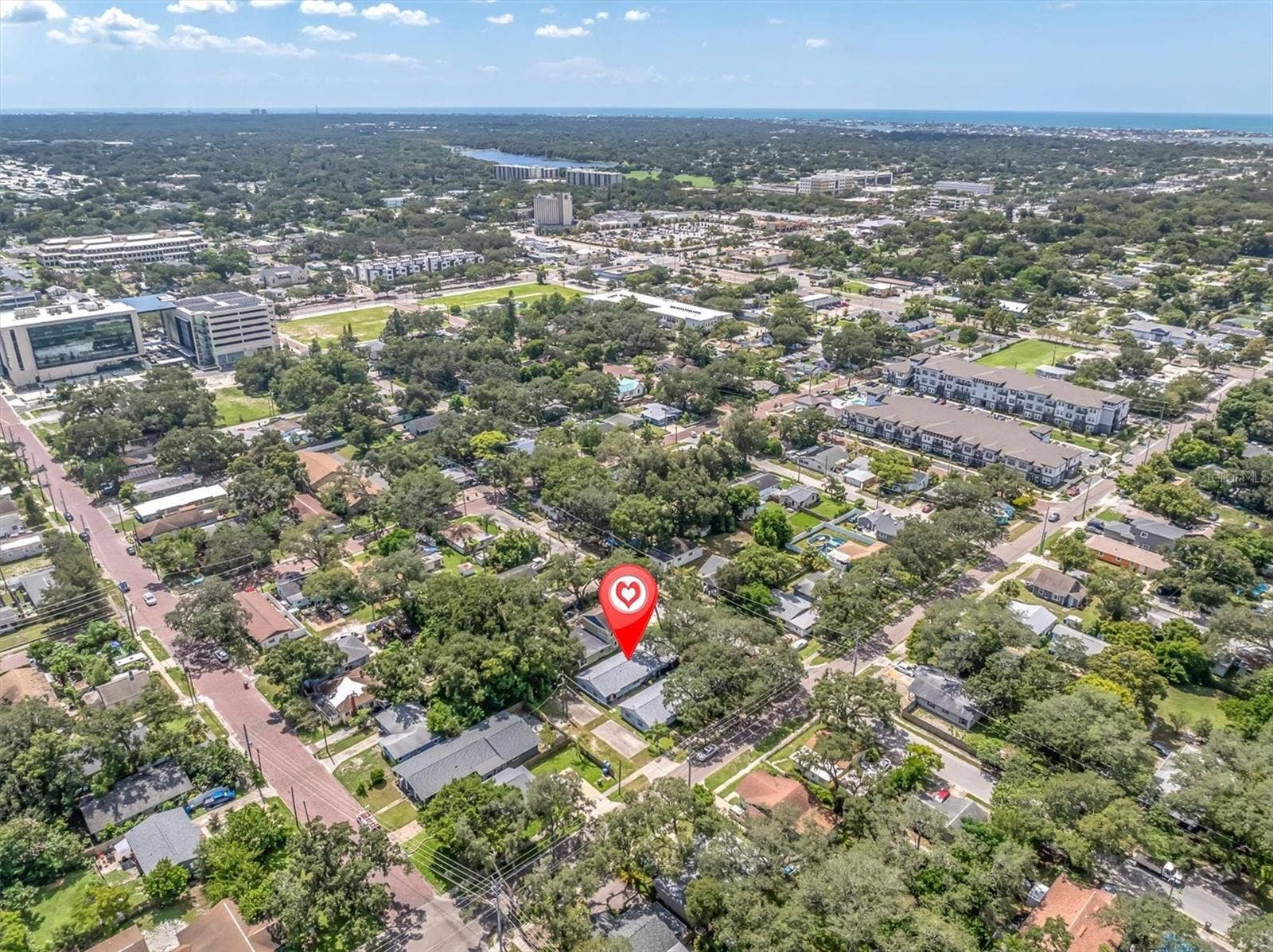 373 5TH STREET NW, Largo, FL 33770 373 5TH STREET NW, Largo, FL 33770