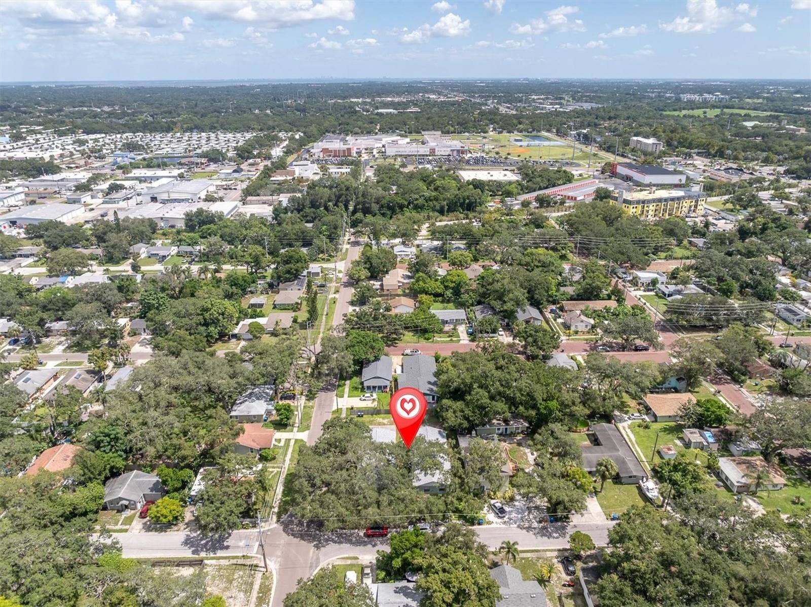 373 5TH STREET NW, Largo, FL 33770 373 5TH STREET NW, Largo, FL 33770