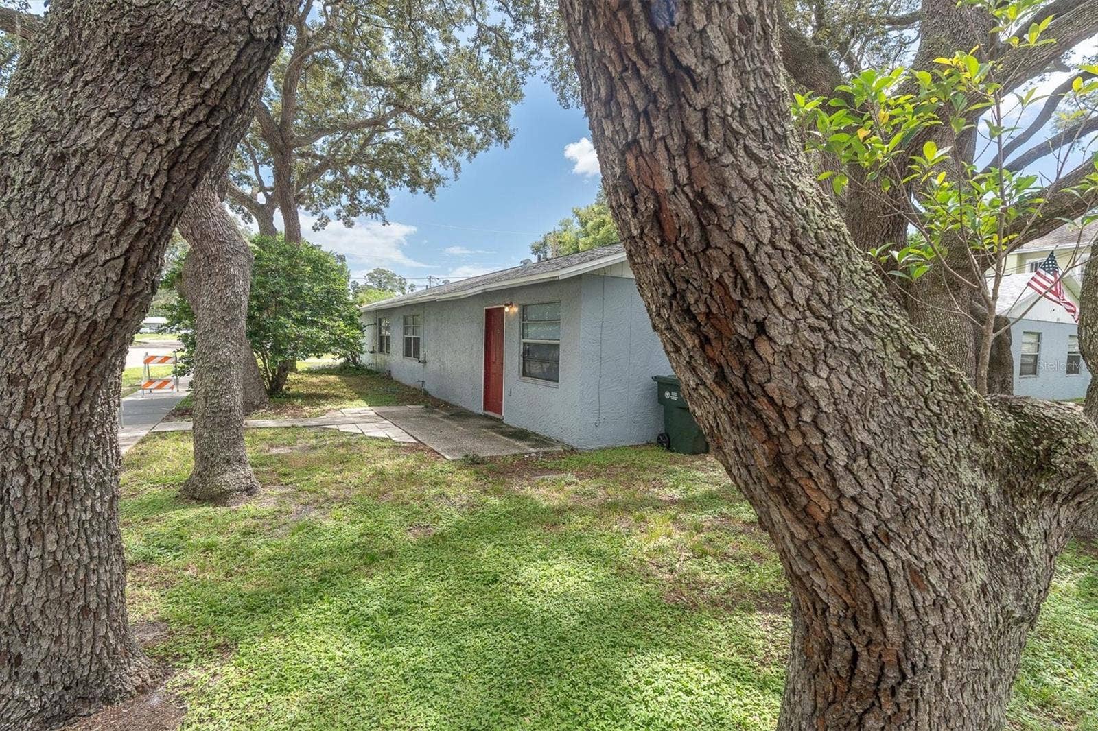 373 5TH STREET NW, Largo, FL 33770 373 5TH STREET NW, Largo, FL 33770