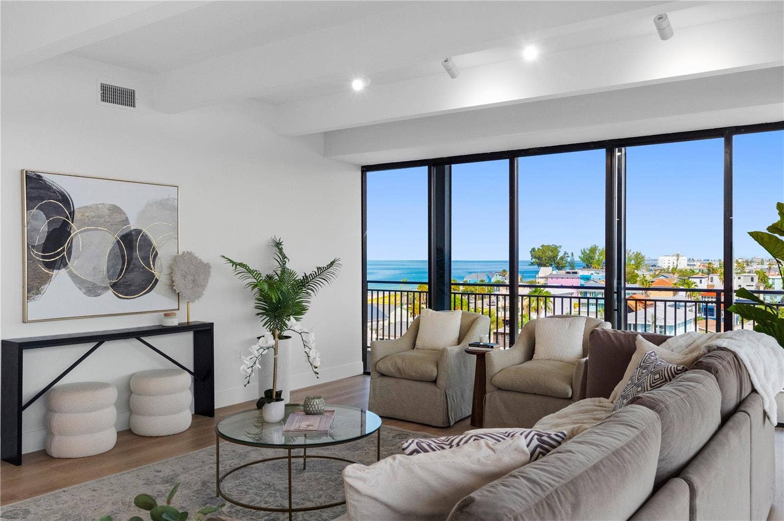 7600 BAYSHORE DRIVE, #606, Treasure Island, FL 33706 7600 BAYSHORE DRIVE, #606, Treasure Island, FL 33706